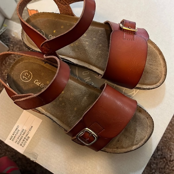 Used cat and Jack sandals - Picture 1 of 1